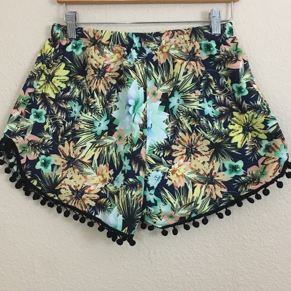 Other - New Hawaiian Print Beach Shorts sz L